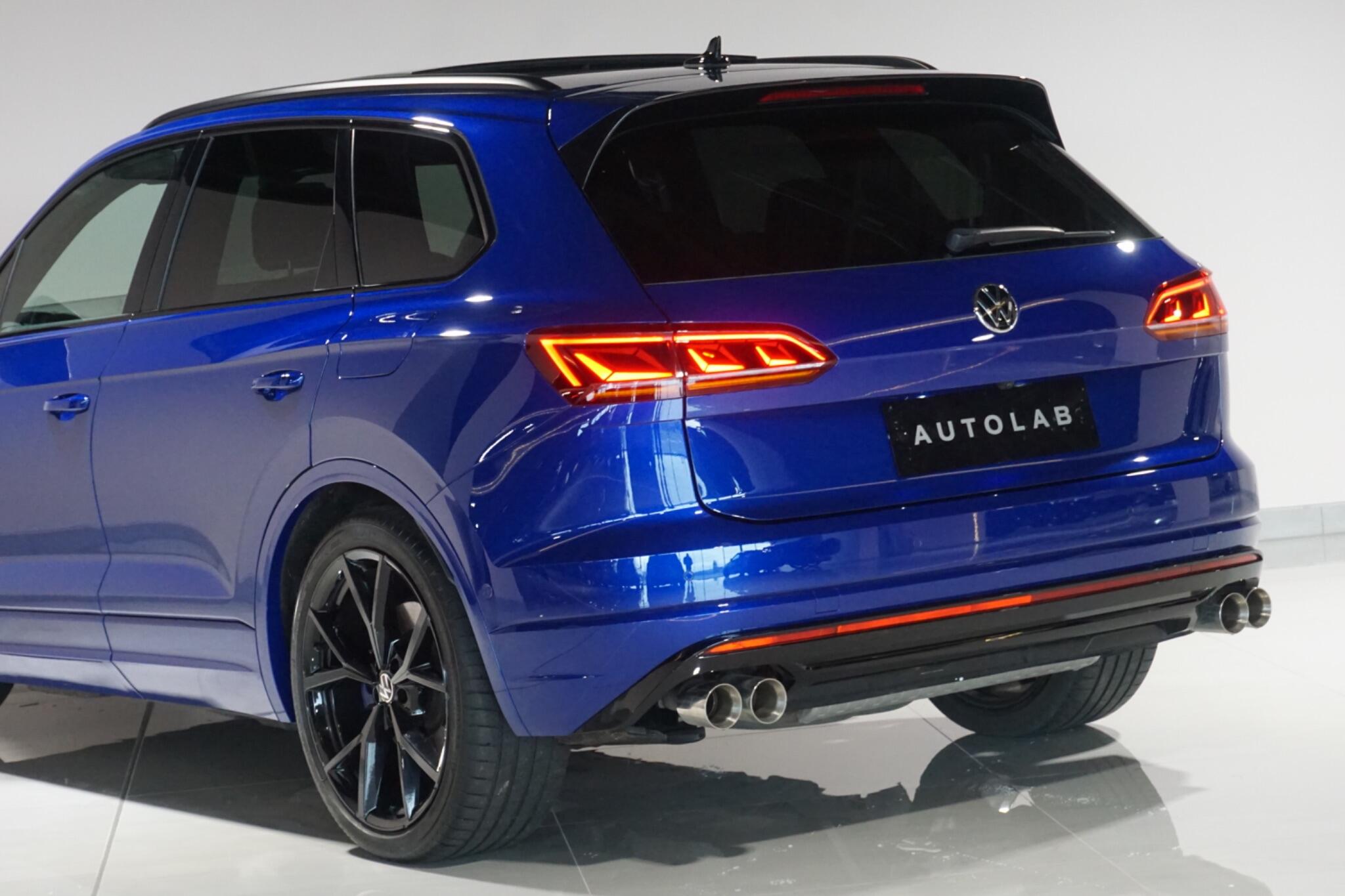 Volkswagen Touareg 3.0 V6 TSI eHybrid 14.3kWh R SUV 5dr Petrol Plug-in Hybrid Tiptronic 4Motion Euro 6 (s/s) (462 ps)